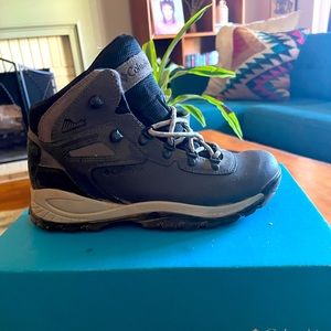 Columbia Newton Ridge Hiking Boots
